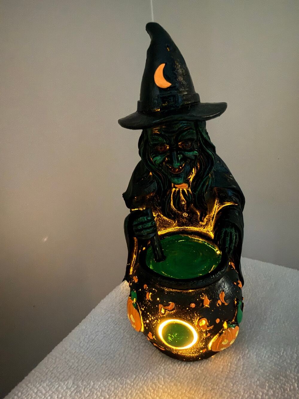 New CLOVRIX Spooky Witch Pot Lamp. Halloween tabletop figurine.